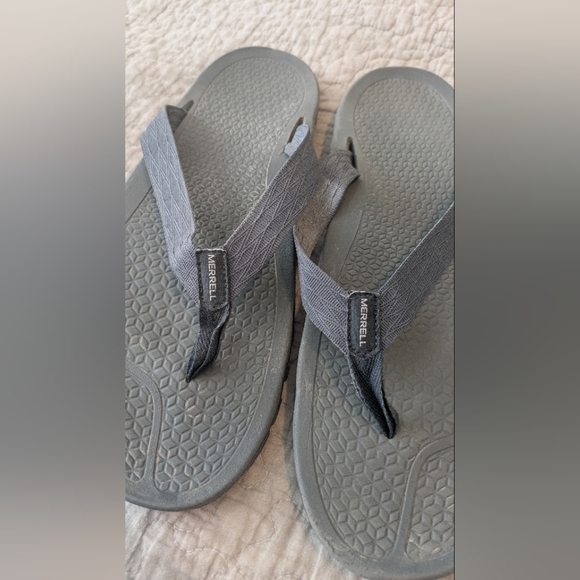 Merrell Gray Flip Flops - Picture 7 of 7
